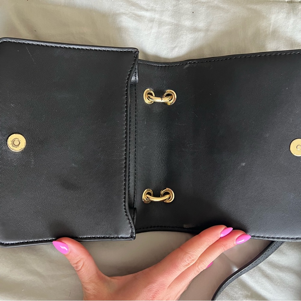 Tory Burch Black Quilted Crossbody with Gold Chain - Picture 5 of 9